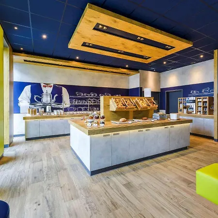 Ibis Budget Center